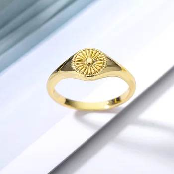 2020 Vruće Prsten s Tratinčicama Od Nehrđajućeg Čelika Na prstima Proljeće Koreja Novi Dizajn Mala Slatka Kamilica prsten za žene i Djevojčice Večernje nakit Poklon