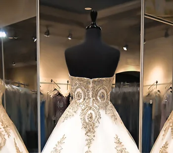 Bijelo zlato Готическое vjenčanicu Čipkan loptu haljina djeveruša Haljina 2019 vjenčanice princeze Dužine do poda Vestido de Noiva Casamento